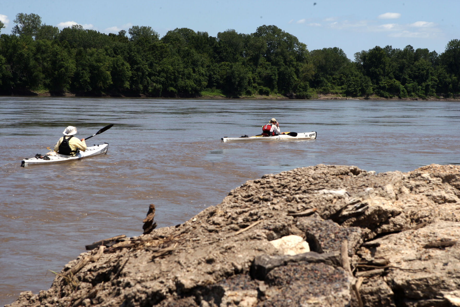 Jeff Shelly and Matt Thomas paddle